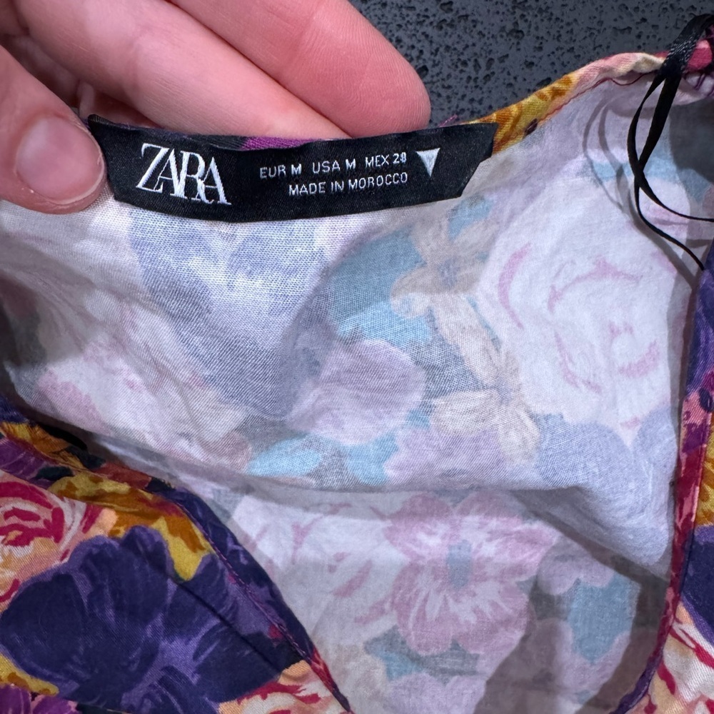 ZARA Floral Poplin Zip Closure Puff Sleeve V Neck Crop Top Size Medium GUC - Picture 4 of 7